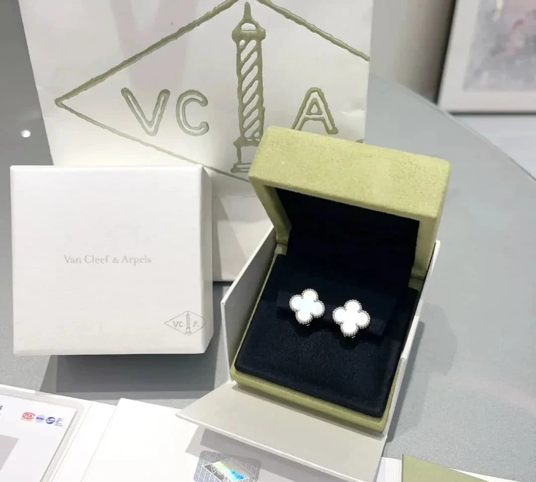 Van Cleef Vintage Alhambra Earrings (Vanear01)