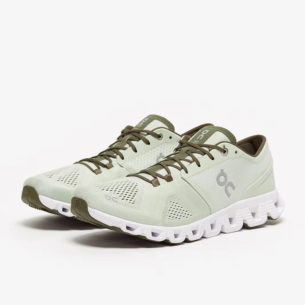 On Cloud Footwear | Cloud X – Aloe / White