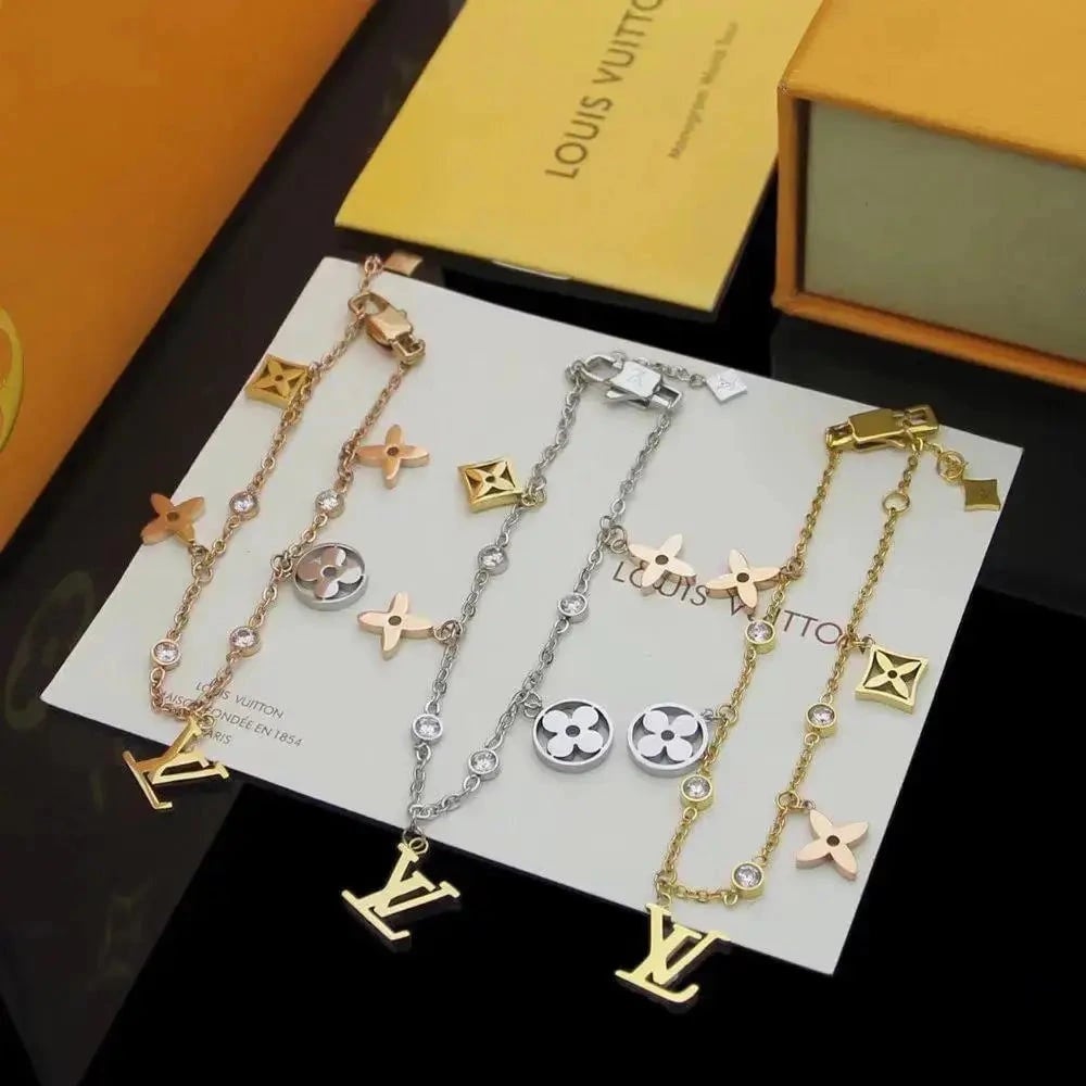 Louis Vuitton (GEN-30C158A0-GOLD)