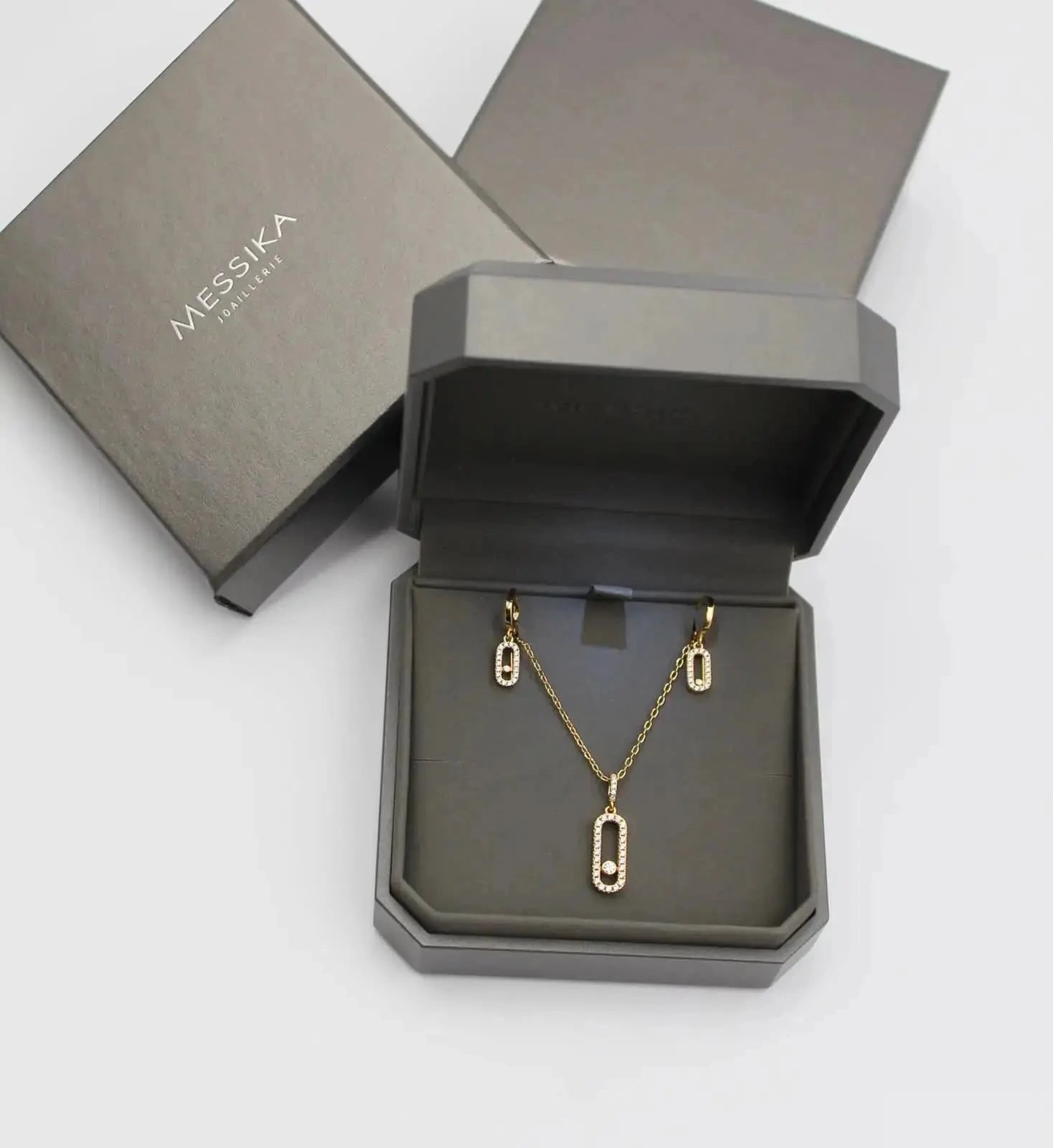 Messika (GEN-4E8EA5C1-GOLD)