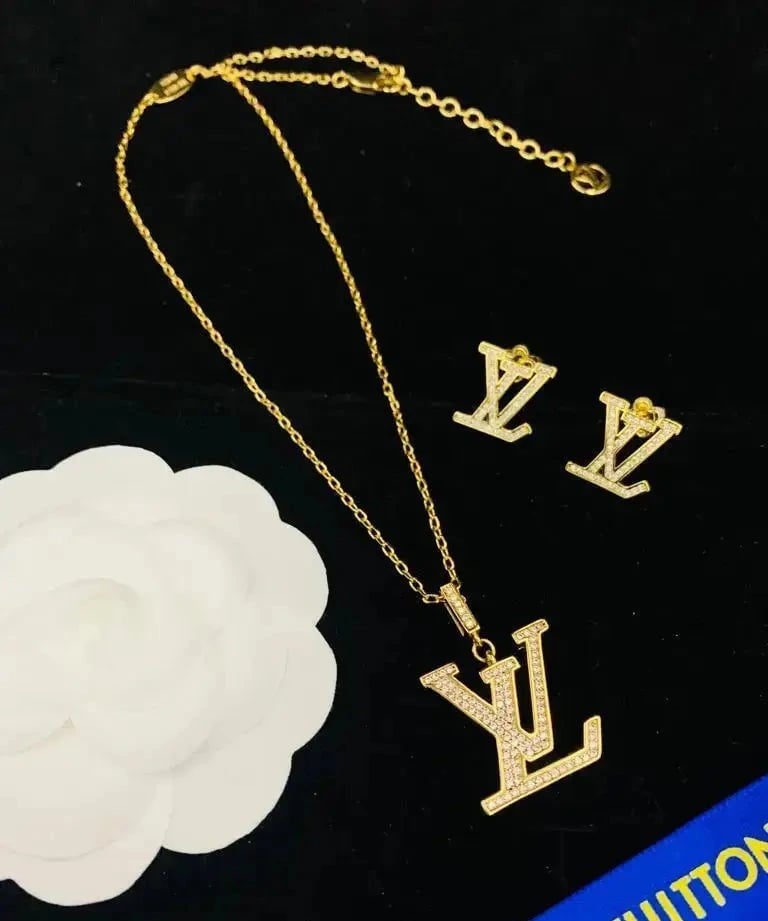 Louis Vuitton (GEN-361DC0A2-GOLD)