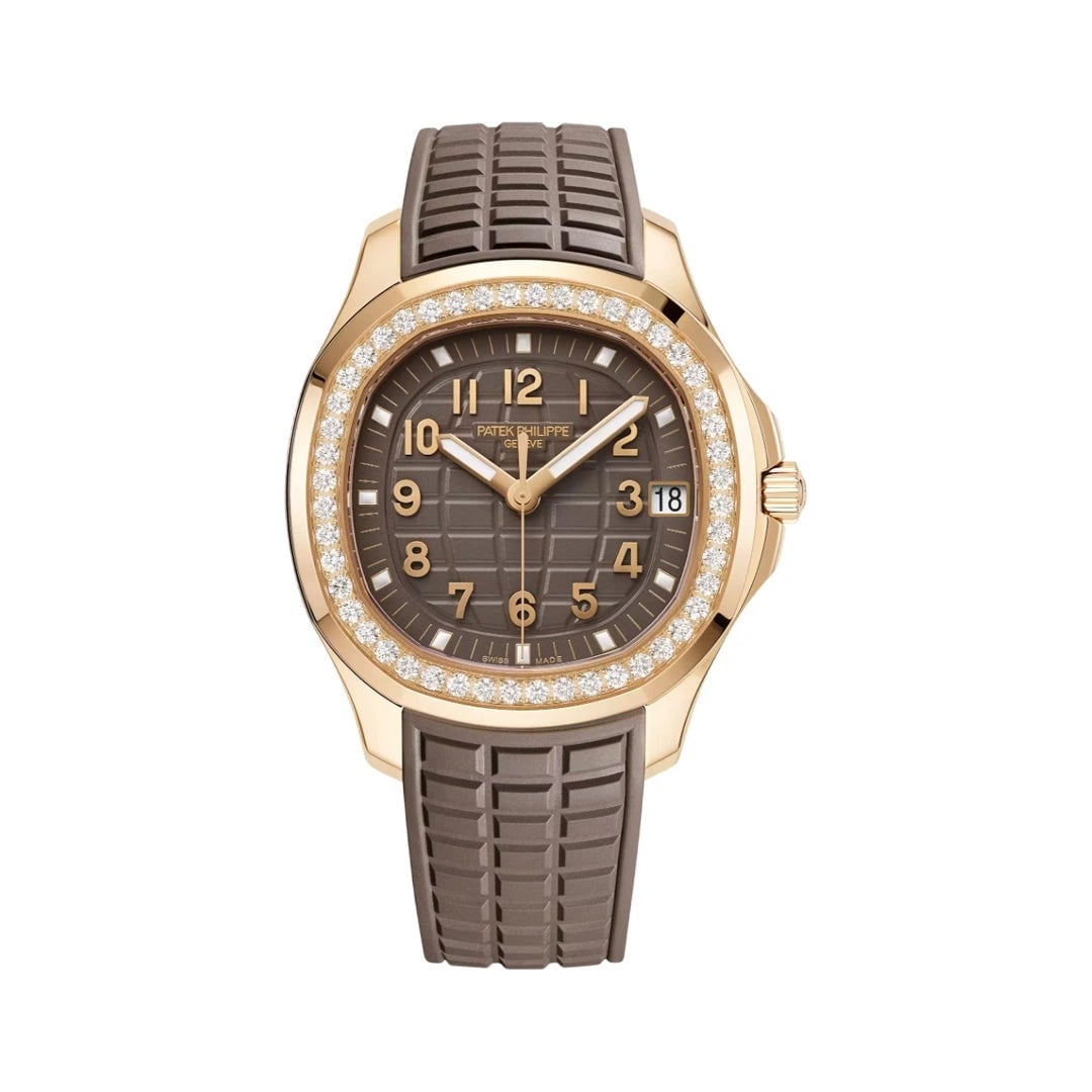 ساعة Patek Philippe Aquanaut من الذهب بمينا بني رمادي داكن
