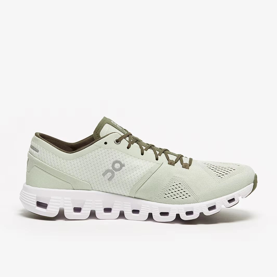 On Cloud Footwear | Cloud X – Aloe / White