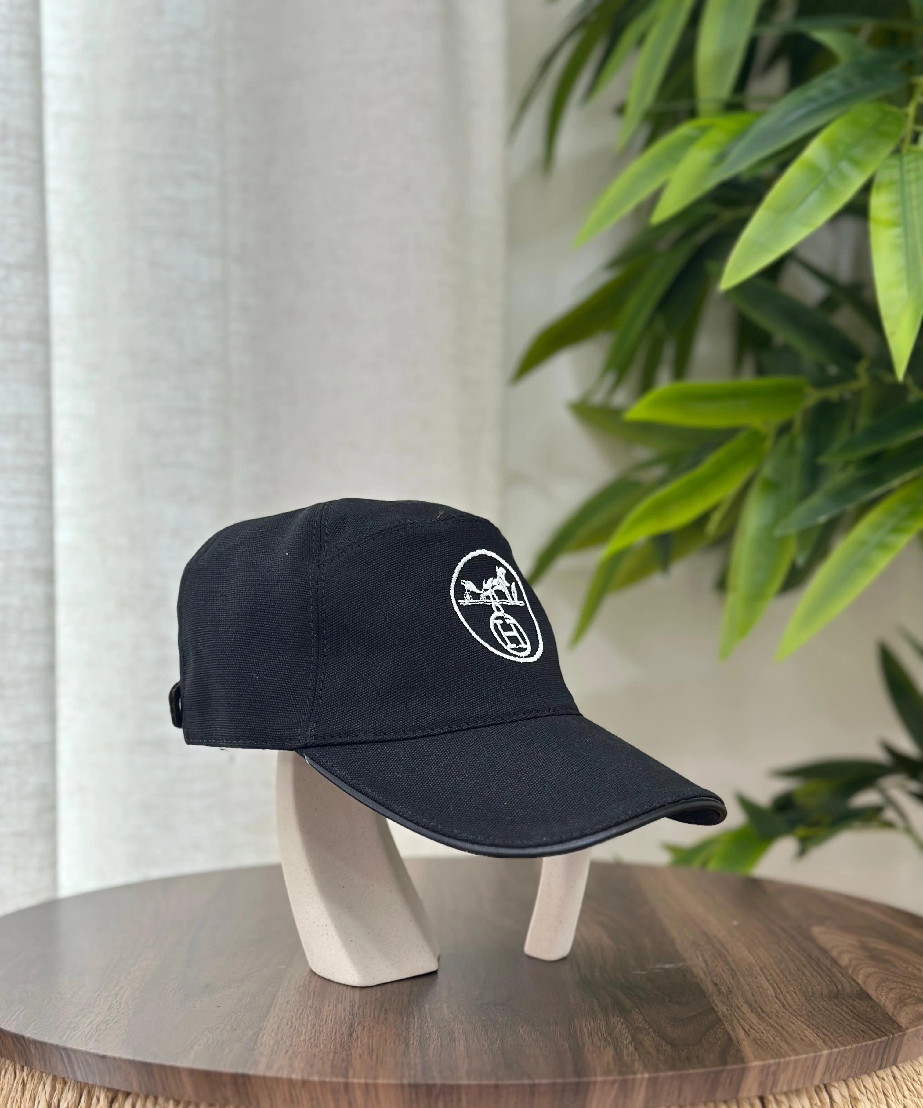 Hermès | Serena H Couronne Cap – Orange / Noir