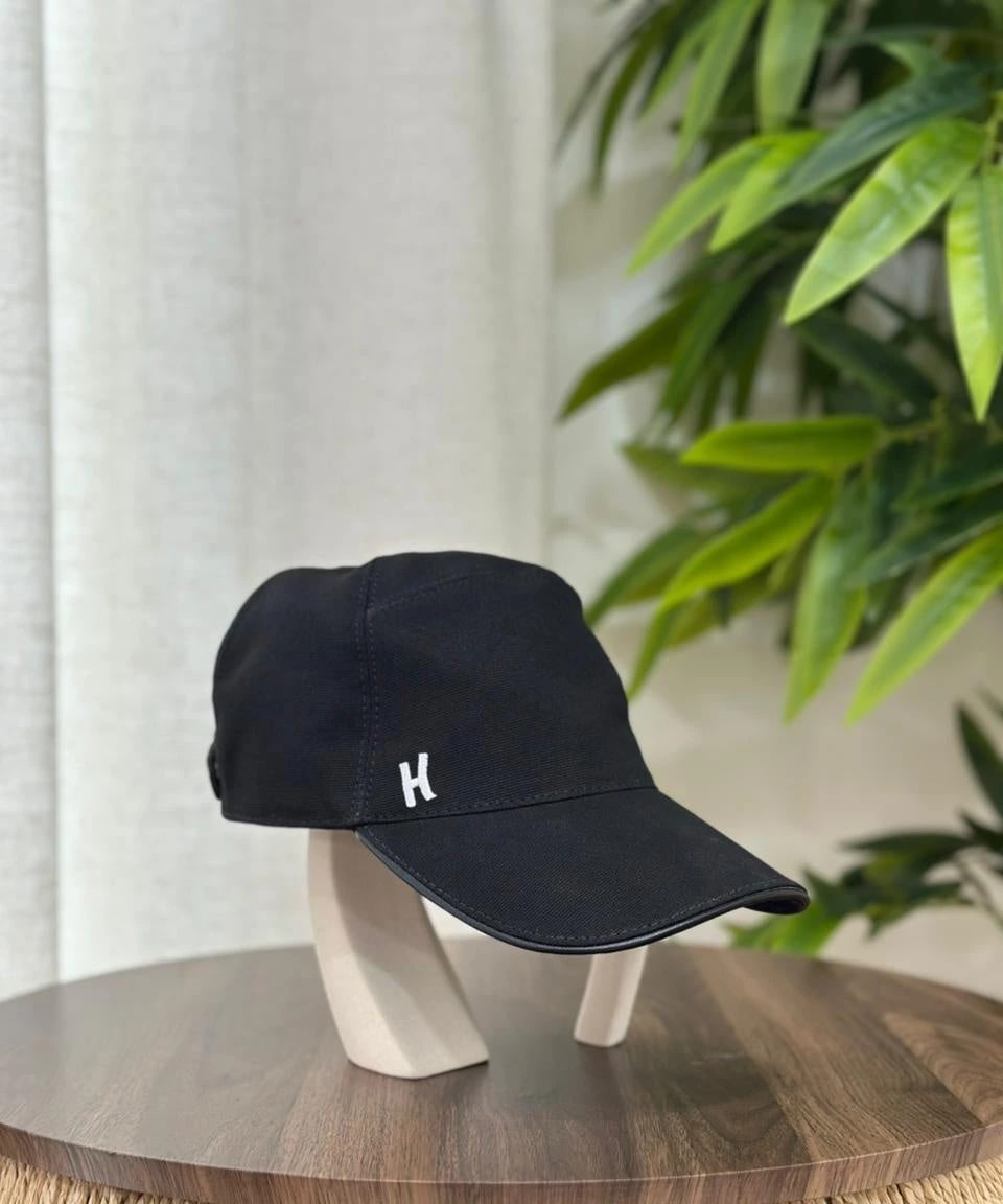 Hermès | Miles H Circle Cap (GEN-BF4101CB)
