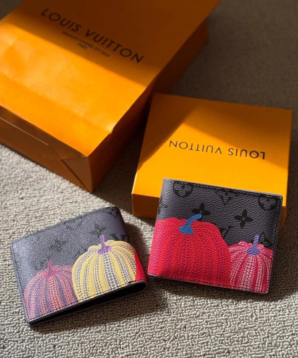 Louis Vuitton | Multiple Ink Wallet