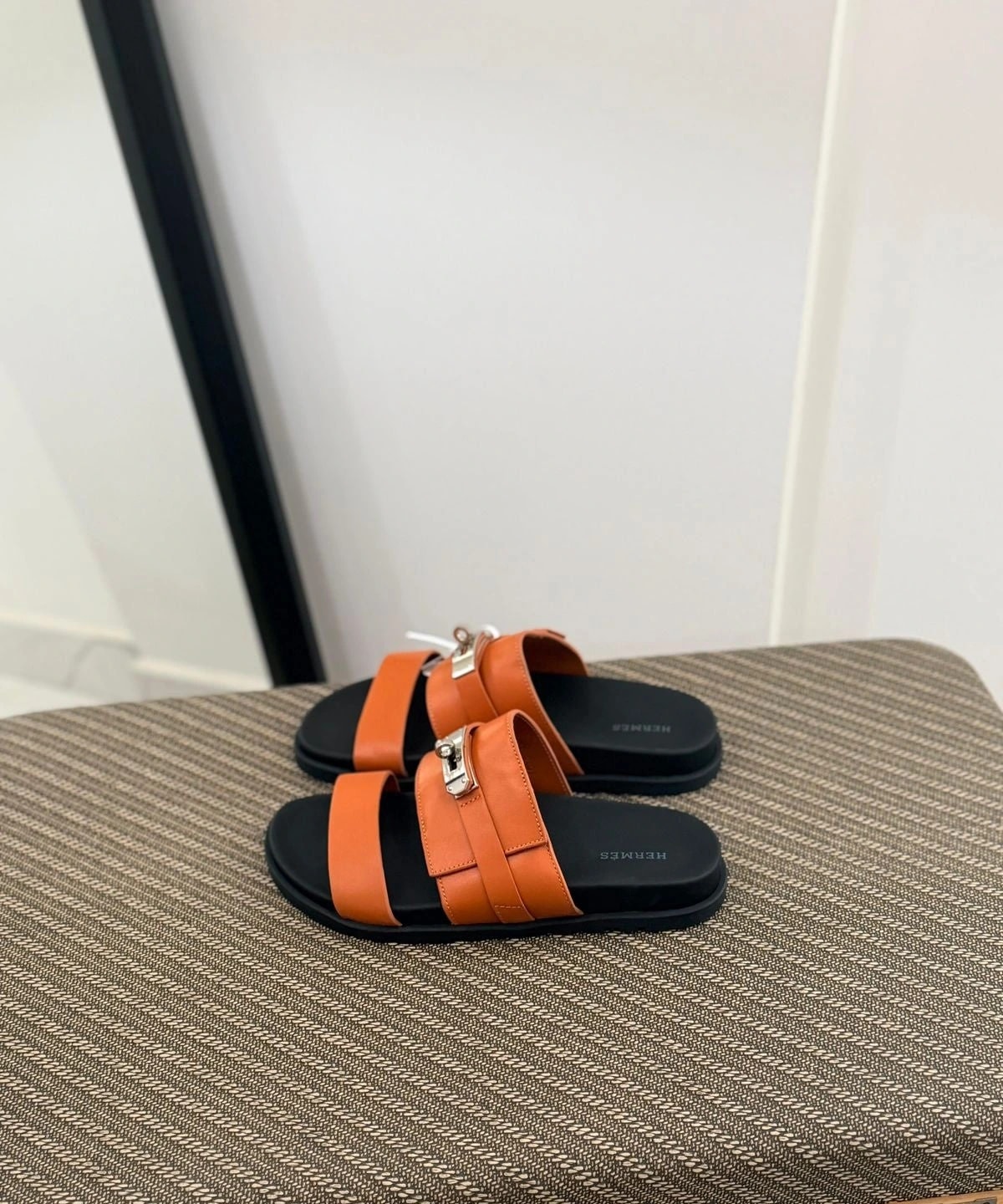 Hermès | صنادل إمباير – أسود
