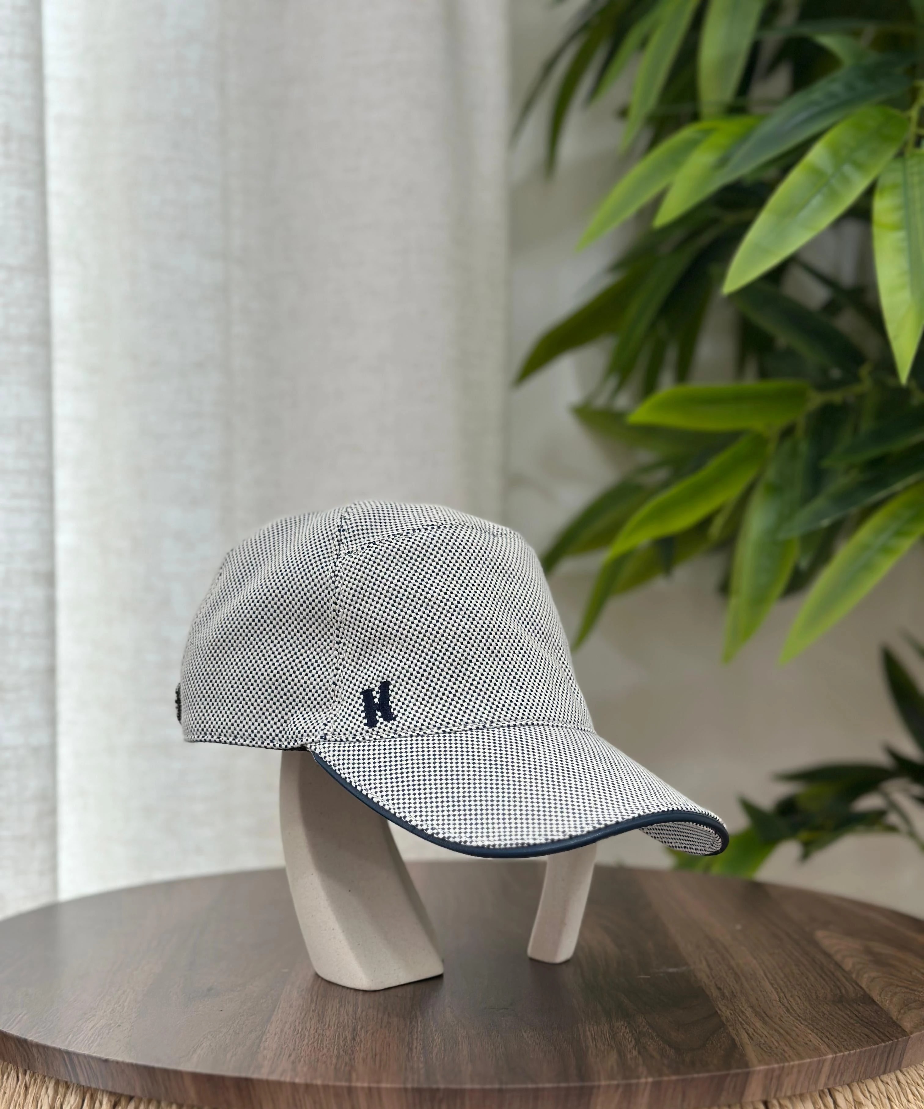 Hermès Cap | Miles Pixels