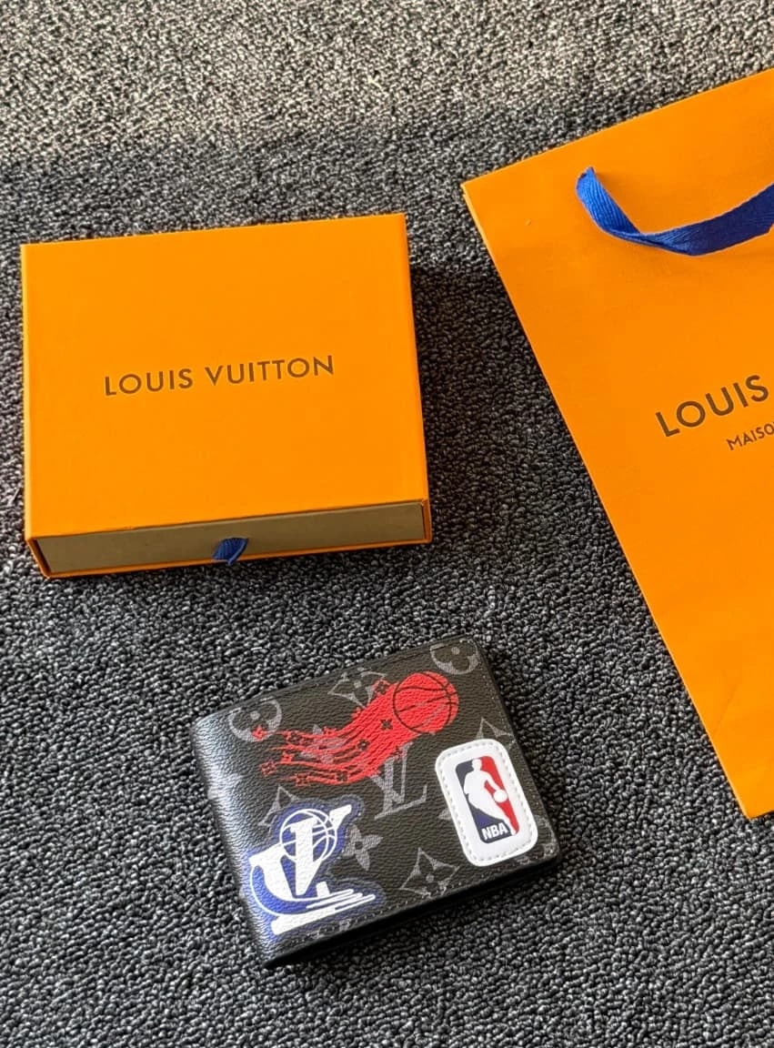Louis Vuitton | Multiple Eclipse Comics Trunk Wallet